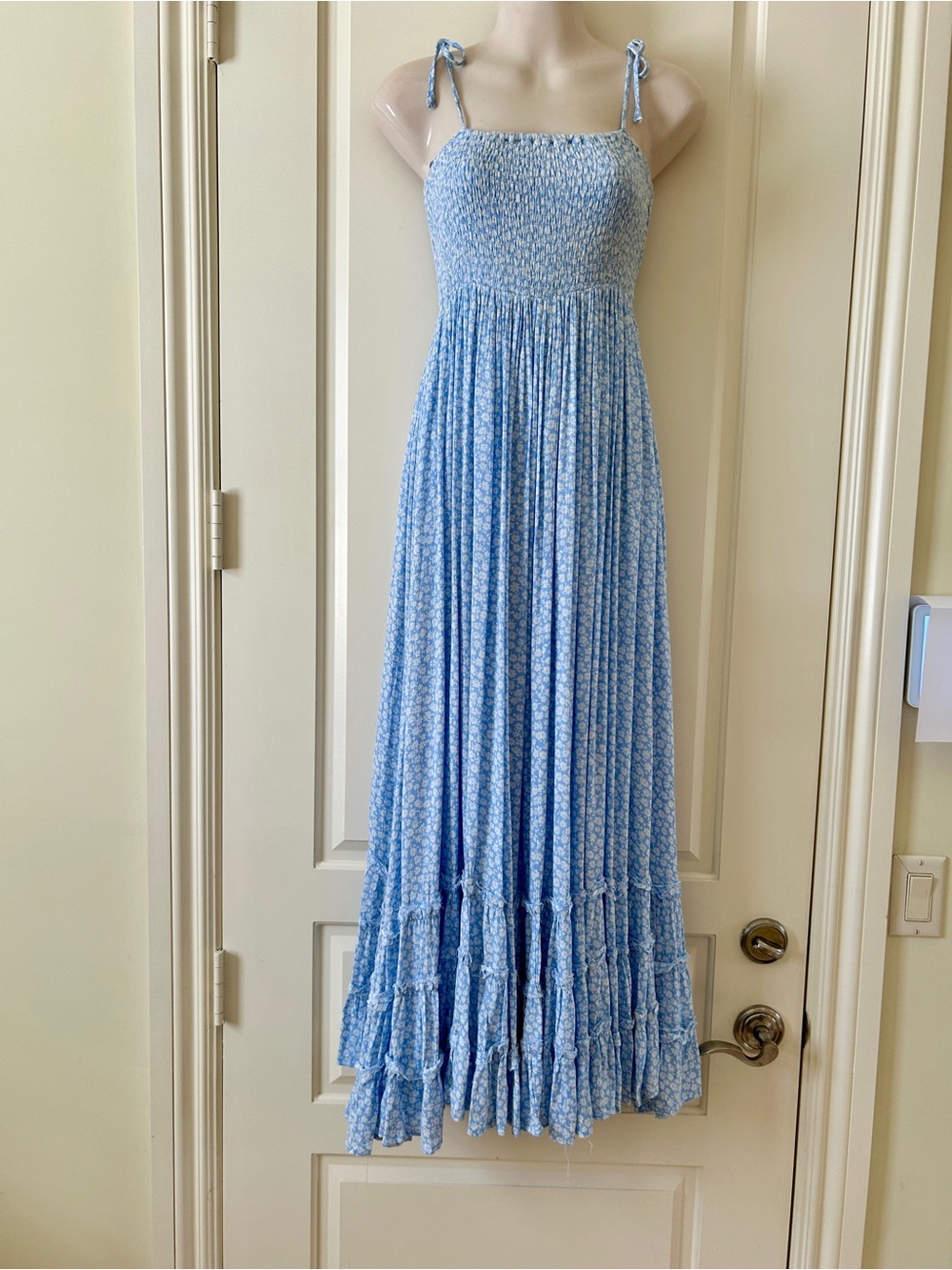 VICI OLIA "Bradlea" Adjustable Shoulder Tie Maxi Dress, Blue/White, S, EUC